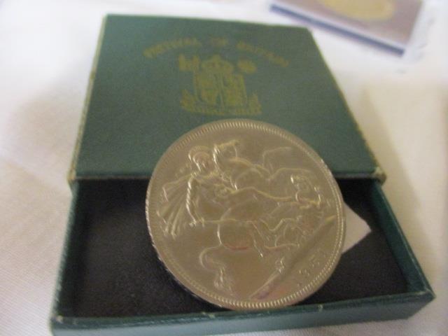 A 1983 Year of the Scout commemorative coin, mixed worldwide coinage and British silver proof - Image 4 of 7