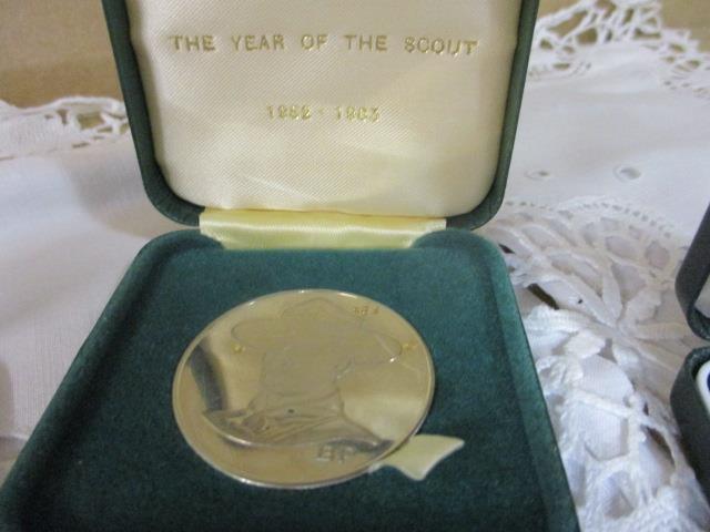 A 1983 Year of the Scout commemorative coin, mixed worldwide coinage and British silver proof - Image 6 of 7