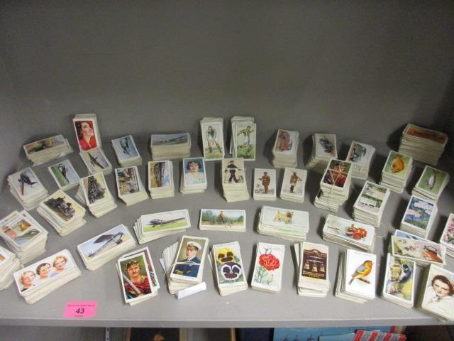 A large collection of loose cigarette cards to include Kings & Queens of England, 1930s film