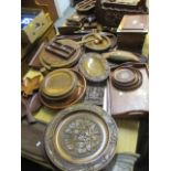 A mixed lot of mainly teak carved items to include a pair of bookends, a fish serving board,