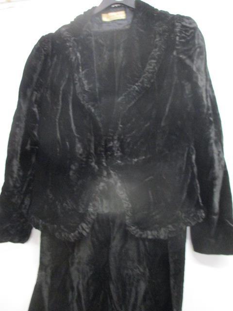 A vintage Harvey Nichols black velvet dress with matching jacket - Image 2 of 3