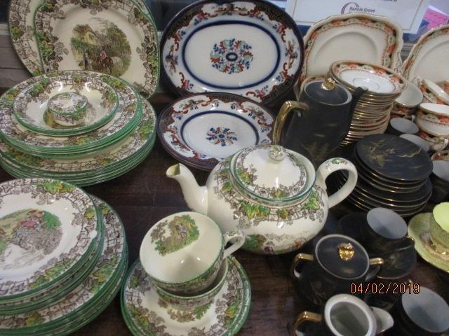 Six Paragon Georgian pattern teacups and saucers, a quantity of Copeland Spode Byron dinnerware, a - Image 3 of 4