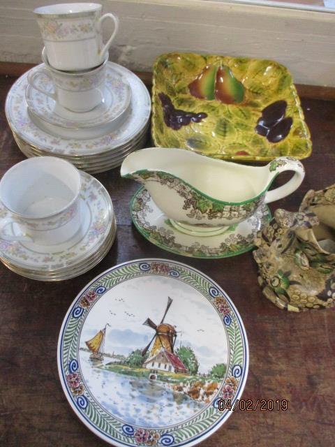 Six Paragon Georgian pattern teacups and saucers, a quantity of Copeland Spode Byron dinnerware, a - Image 4 of 4