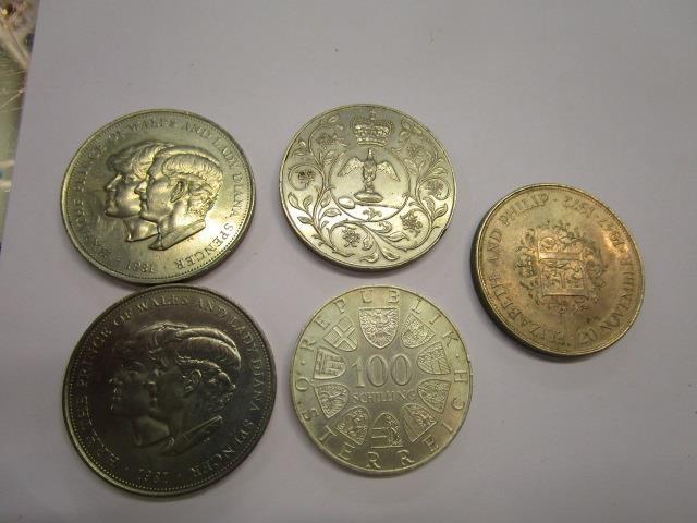 Miscellaneous crowns to include a 1977 Silver Jubilee coin