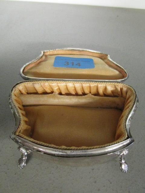 An Edwardian silver jewellery box with Art Nouveau decoration on four shell cast feet, Birmingham - Image 3 of 6