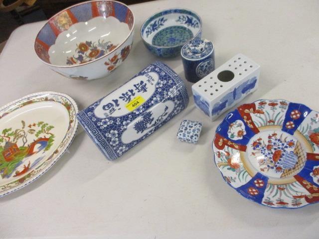 Oriental inspired ceramics to include an Imari plate