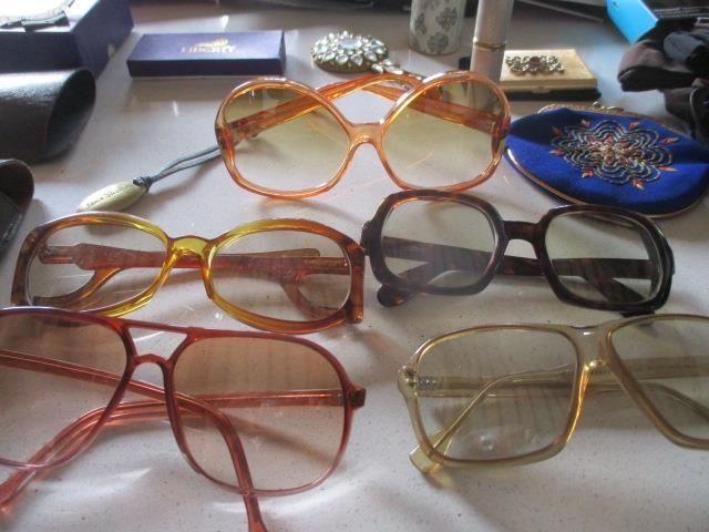 Vintage glasses, mixed glass cases, various brand new High Street ladies' tights in original - Image 2 of 6