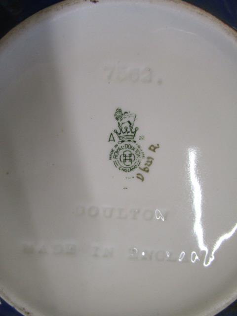 A Royal Doulton floral pattern pottery fruit bowl - Image 2 of 3