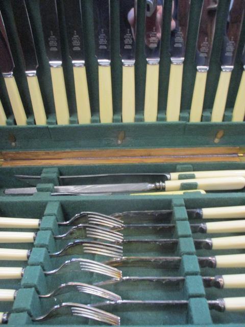 A mid 20th century Ryas cutlery set in an oak box, together with a mid 20th century walnut cased - Image 3 of 5