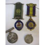 A WWI medal, a Victorian medallion and two enamelled Masonic silver medals