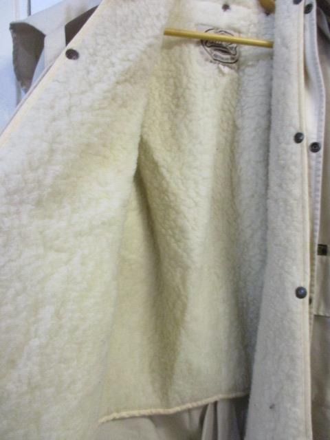 An Australian Driza-bone (dry as a bone) riding coat with a lambswool removable lining, size XS ( - Image 3 of 4