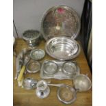 Mixed silver plate to include a bowl with a gadrooned rim, a pierced tray and other items