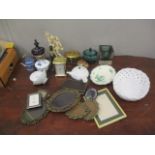 A mixed lot to include a brass carriage clock, Italian ceramics, Murano glass, oriental porcelain