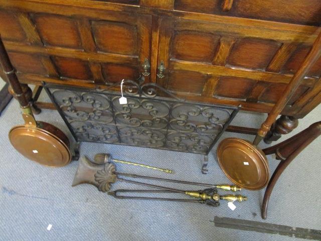 A mixed lot of fireside implements to include a folding four screen spark guard, a wrought iron fire - Image 2 of 4