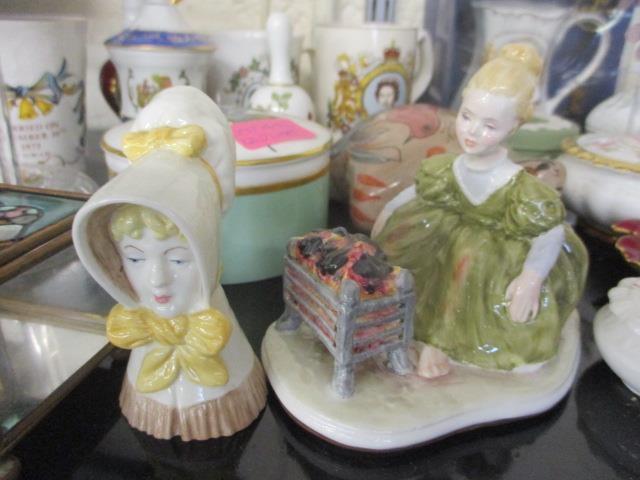 Miscellaneous ceramics to include a green Wedgwood Jasperware trinket box, Hammersley dressing table - Image 2 of 7