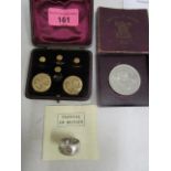 A Victorian/Edwardian gilt metal gentleman's stud set with engraved decoration, boxed, a heavy