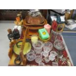 A mixed lot to include wooden trays, glassware A/F, a solar, self powered radio and other items