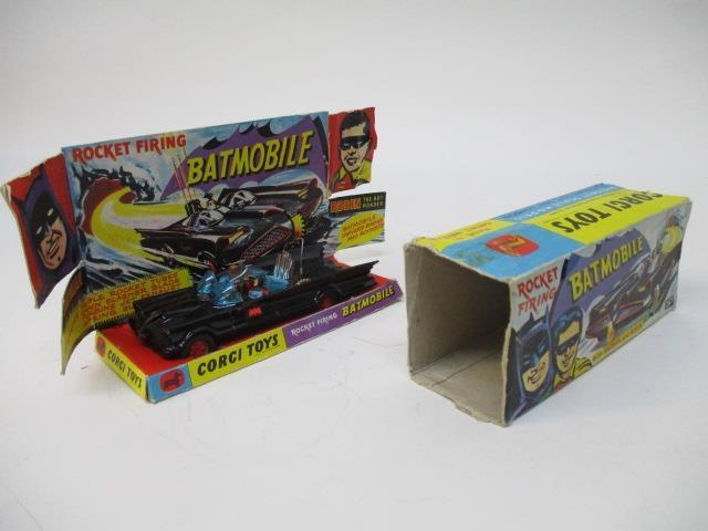 Corgi 267 Batmobile, six missiles, Batman and Robin figures, boxed with inner display stand - Image 5 of 5