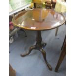 A Georgian mahogany circular, tilt top occasional table, 28" h x 21"w