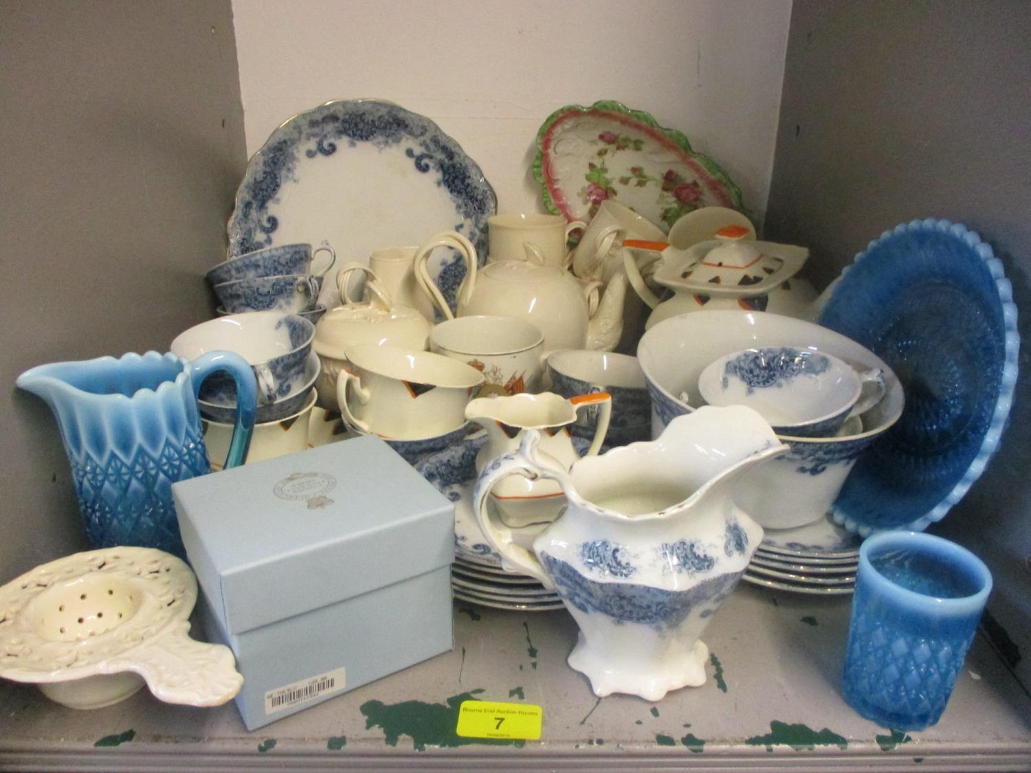 A mixed lot to include a Wilkinson teaset, Myott 1930s china, Leedsware cream china and mixed