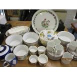 Mixed Rosenthial, Royal Worcester Evesham and Herbs china, Villeroy & Boch Vilbofour Petite Fleur