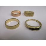 Four 9ct gold rings to include two wedding bands, total weight 11.78g