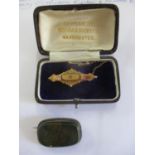 A Victorian 9ct gold friendship brooch inset with a small diamond, total weight 2.55g together