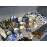 A quantity of ceramics to include Delft pattern KLM houses, Victorian Imari pattern plate, Gouda