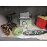 A vintage lot to include Tower kitchen scales