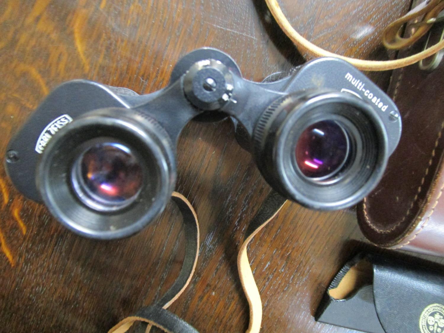 Carl Zeiss Jenoptem leather and cased binoculars 8 x 30w, a cased vanity set and shade for glasses - Image 4 of 4