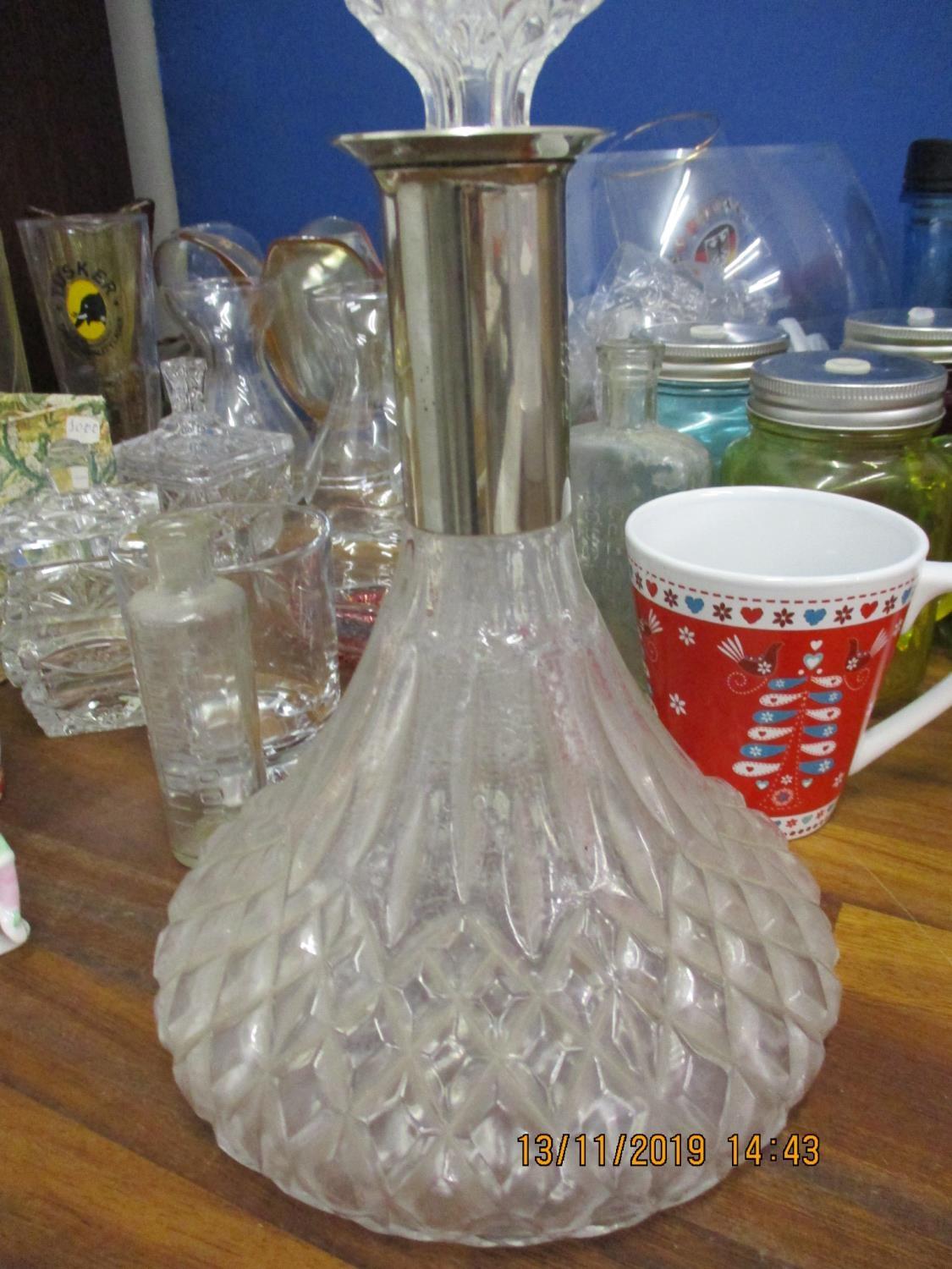 Glassware and ceramics to include a lacquered set, a decanter, vases, bowls and other items - Image 4 of 4