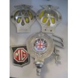 Mixed car badges to include a Royal Automobile Club Associate MG, Mini and two AA badges