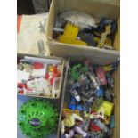 A mixed lot to include Meccano and loose Lego and toy figures to include Star Wars