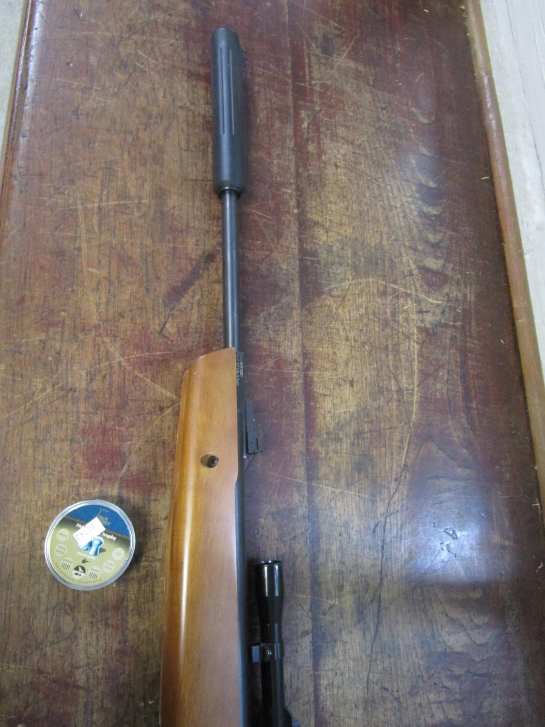 An Edgar Brothers Breaker 900 x Hatsan air rifle with sight and a tin of pellets - Image 2 of 7