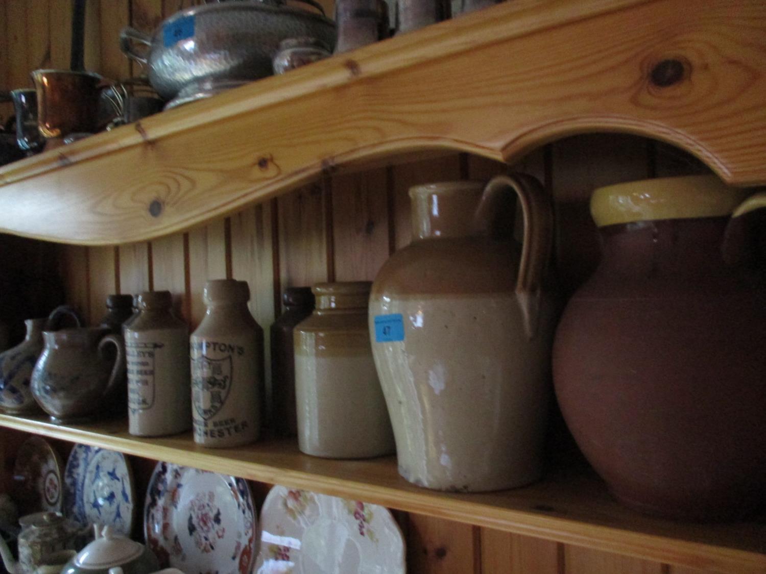 A selection of miscellaneous stoneware to include mixed ginger beer flasks - Image 3 of 5