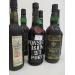 Six mixed bottles of Port to include Fonseca Hoc Signo Vinces 1975