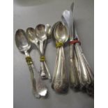 Mixed silver cutlery to include silver handled knives and mixed silver teaspoons