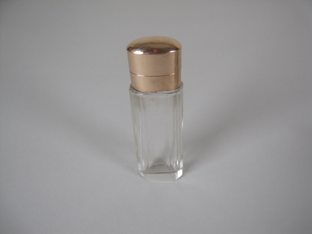 A gold mounted cut glass Scent Bottle and Stopper - Image 3 of 3