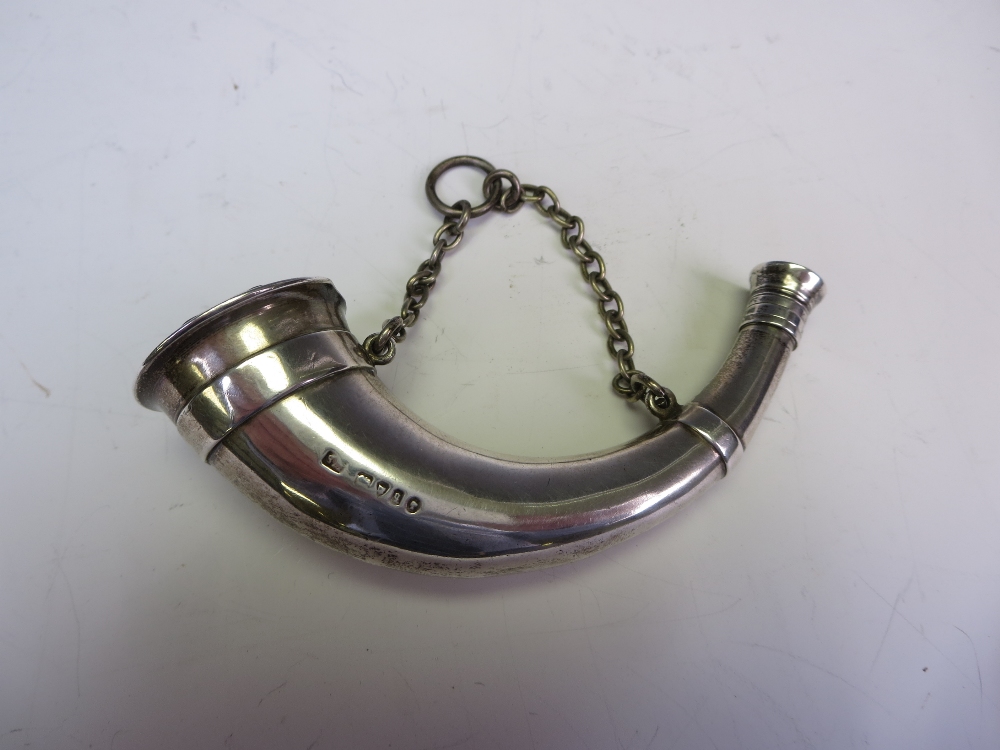 A Victorian silver Vinaigrette in the form of a hunting horn, London 1871, maker: S Mordan, probably - Image 3 of 4