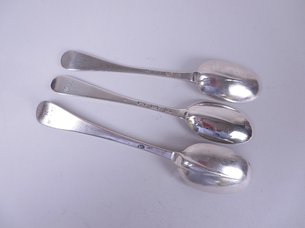 Two George I silver Table Spoons, hanovarian pattern with rat tail bowls, one with initials M.H., - Bild 2 aus 4
