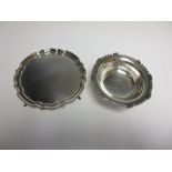 A modern silver shaped circular Salver, London 1976, and a Comport, Sheffield 1955