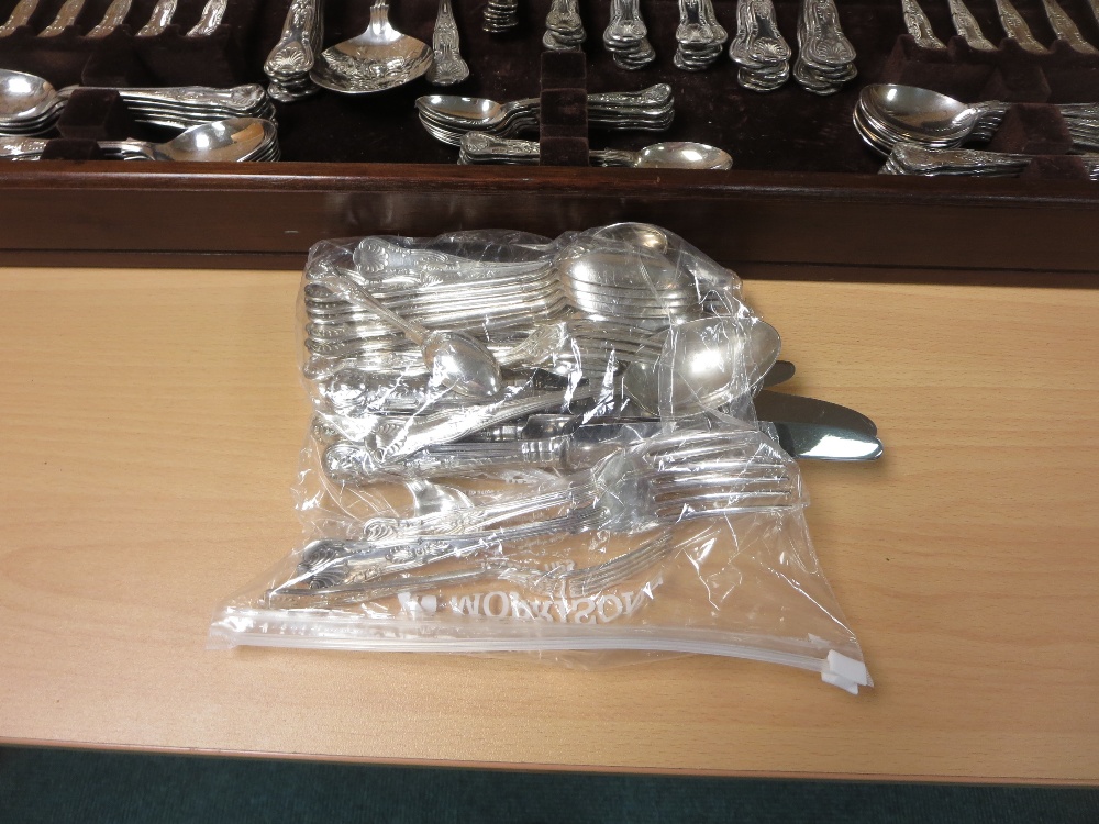 A Canteen of EP Cutlery, king's pattern for twelve persons, over 100 items including servers, - Image 5 of 5