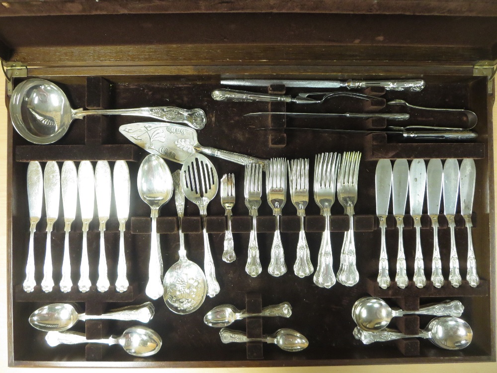 A Canteen of EP Cutlery, king's pattern for twelve persons, over 100 items including servers, - Image 4 of 5