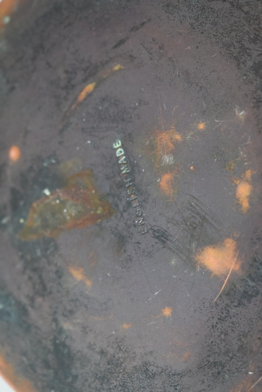 A Hand Beaten Copper Jardiniere with Floral Decoration in Relief, 20cm Diameter - Image 2 of 2