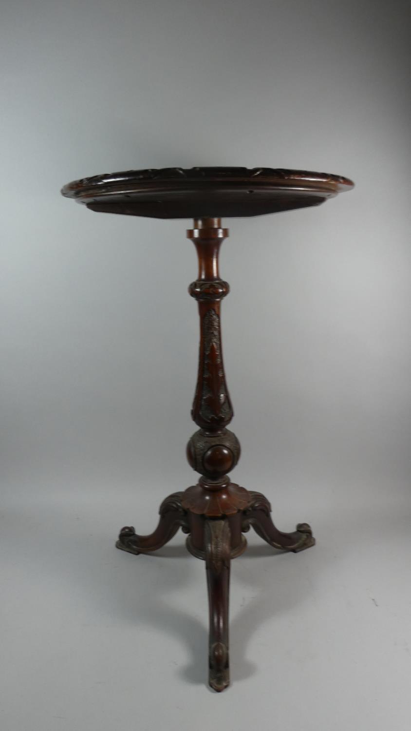 A Nice Quality Late 19th Century Circular Pie Crust Topped Tripod Table in Walnut with Burwood Top