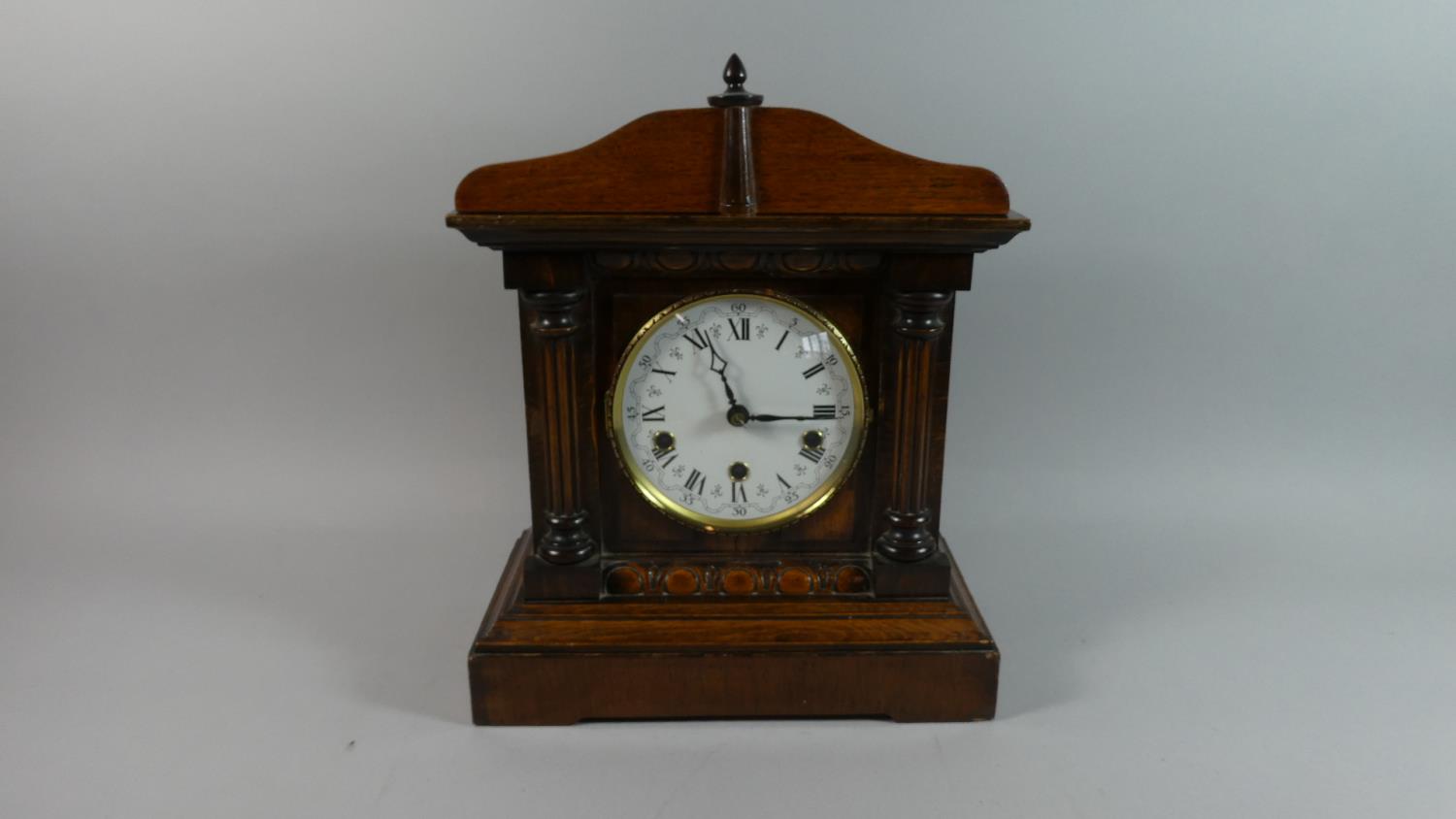 A Westminster Chime Mantle Clock in Mahogany Case with Half Pilaster Decoration, with Key but