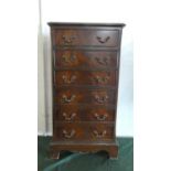 A Small 20th Century Mahogany Chest of Six Drawers on Bracket Feet, 44cm Wide