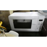 A Daewoo Microwave Oven