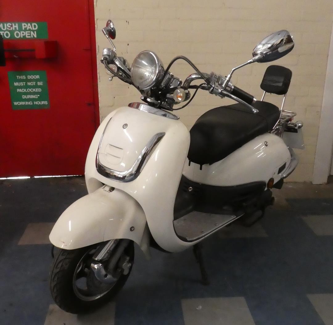 A 2007 Tamoretti 50cc Retro Style Scooter EY57 FWF (Log Book Mislaid but currently with MOT)