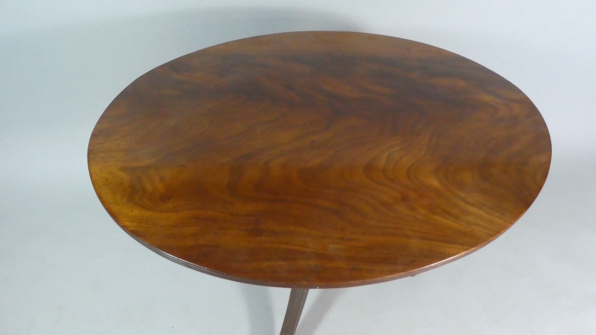 A 19th Century Mahogany Oval Topped Former Snap Top Tripod Table, 91cm Wide - Image 2 of 4